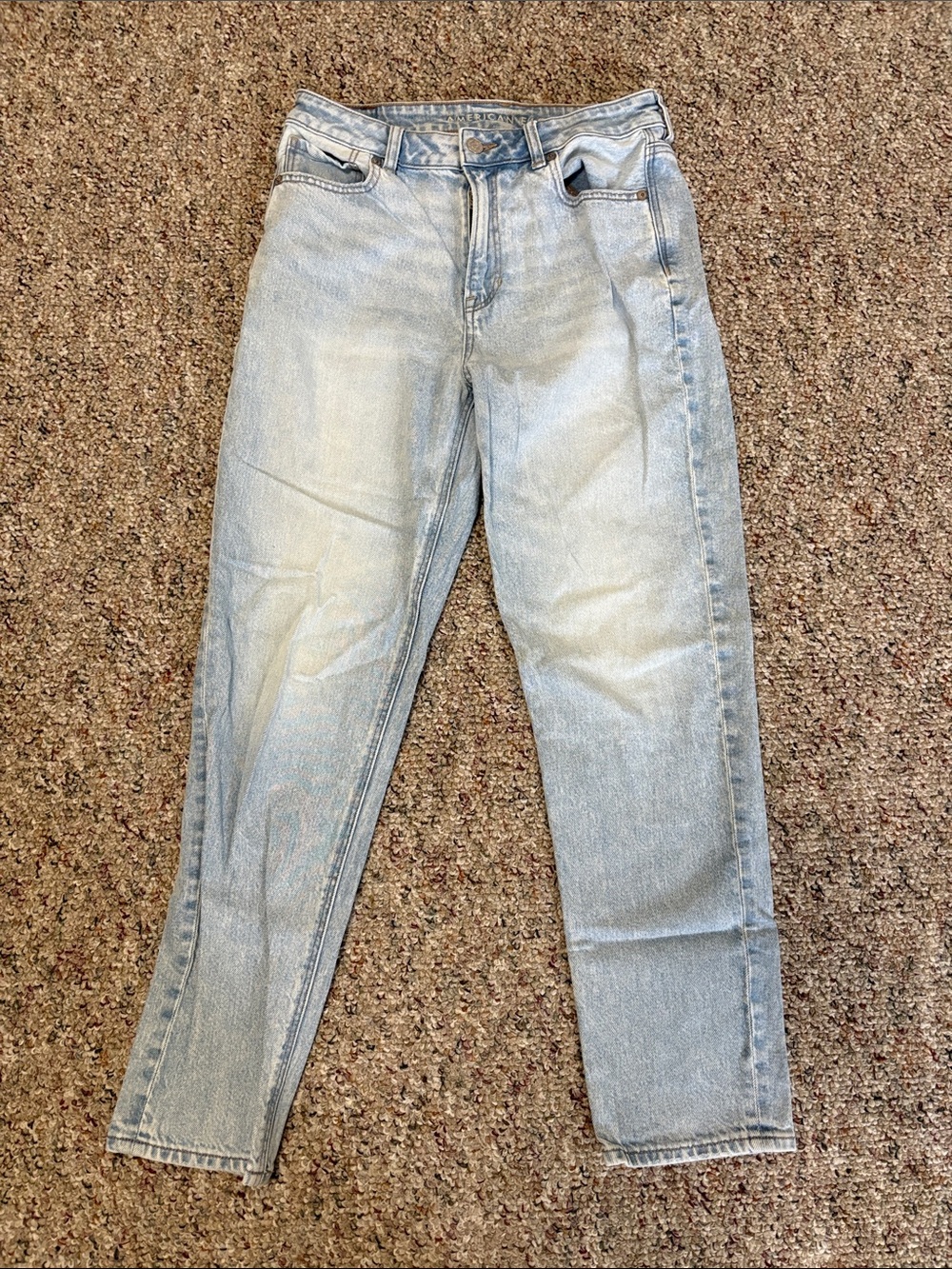 American Eagle Women’s Strigid High-Rise Mom Jeans